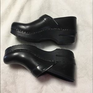 Dansko women’s shoes size 8